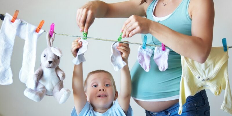 Сложно ли быть молодой мамой в наше время?