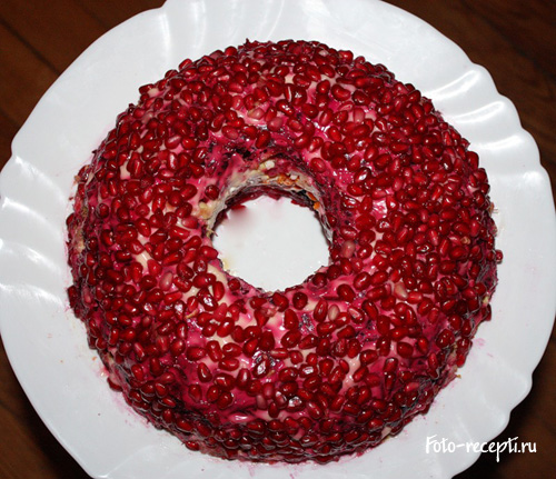 Салат гранатовый браслет