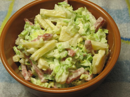 Салат из пекинской капусты