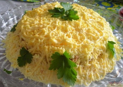 Салат мимоза с горбушей