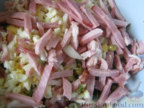 Салат с копченым окорочком